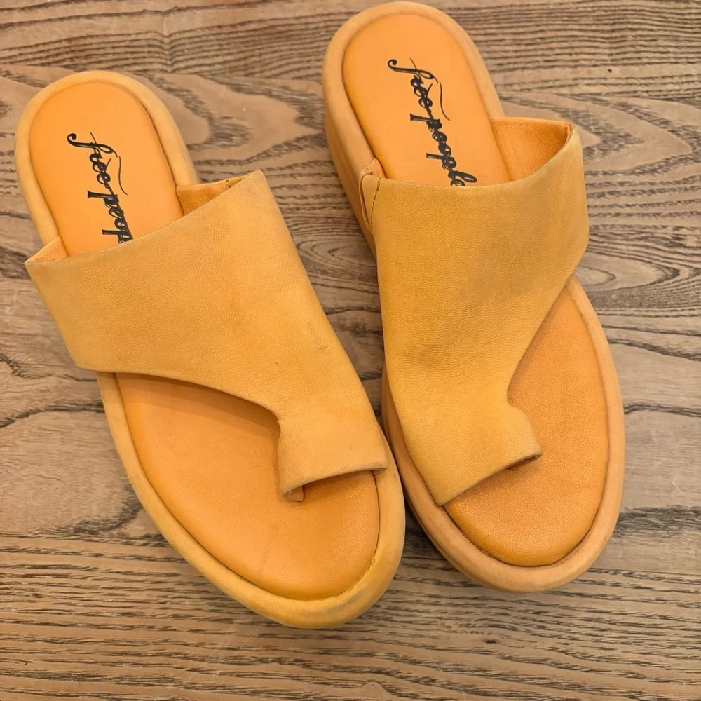 NWOT Free People Hayes Thong Platform Sandal Ribbed Wedge Mustard Leather - Picture 3 of 7